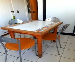 Mesa de comedor de diario con sillas