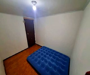 <p>Pieza , habitación sin ventana</p>