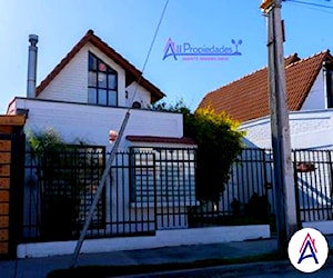 Hermosa casa ubicada a pasos de AV Balmaceda