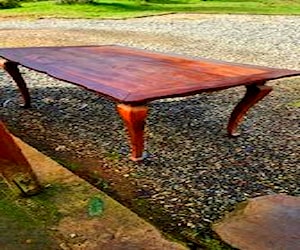 <p>Mesa estilo normando</p>