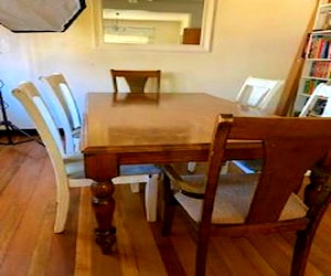 Comedor de madera con 6 sillas