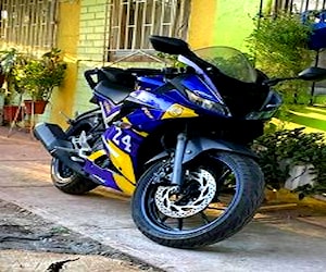 Yamaha r15