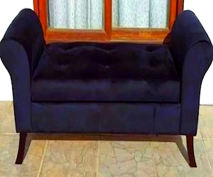 <p>Banqueta Tipo Baúl Negro ecocuero</p>