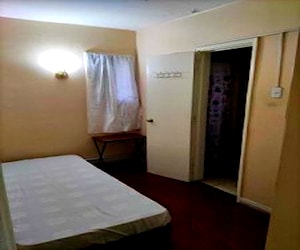 <p>Arriendo habitacion a estudiante o trabjador</p> image