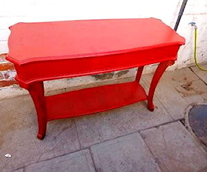 <p>Mesa arrimo de madera</p>