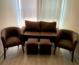 <p>Sofa 3 Cuerpos + 2 Poltronas + 2 Pouf</p>