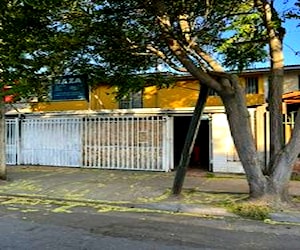 Casa 2 pisos Maipú 2D/1B escuela infantería