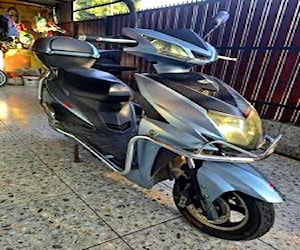 Moto scooter eléctrica 