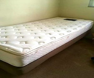 <p>Cama para enfermos automática impecable</p>