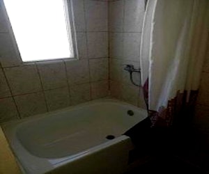 <p>Habitación baño privado</p>