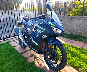 Kawasaki ninja 400 abs año 2022 15.000 km