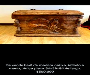 <p>Baúl madera nativa, tallado a mano</p>