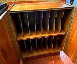 Mueble para discos en madera