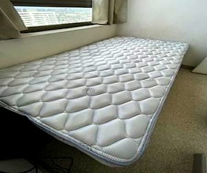 <p>Cama de 1 plaza marca Celta usada</p>