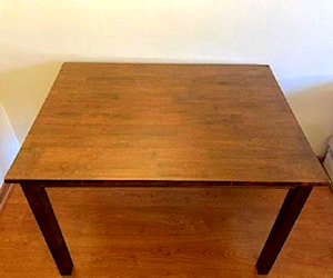 Mesa de madera 1.20 de largo . Firme