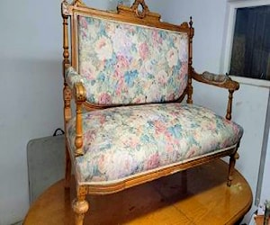 <p>Sillon luis xv en jacaranda</p>