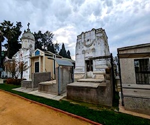Se venden 2 sitios mausoleo Curicó 3 x 5 y 4 x 5