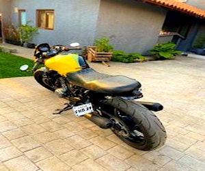 Suzuki inazuma cafe racer