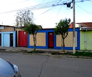 2 Casas En Terreno Grande + Depto. Interior