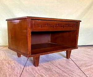 <p>Velador Antiguo Cic Midcentury Para Restaurar</p>