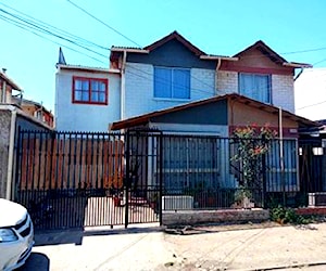 Bonita Casa buena ubicación en Villa Paraíso