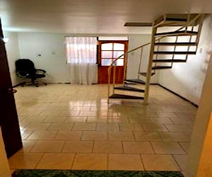 Oportunidad Villa Irrazabal - Amplia Casa 3 Pisos