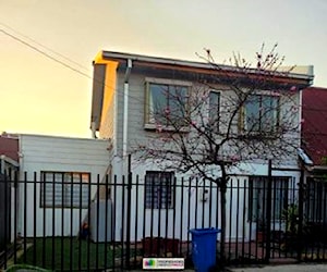 amplia casa en Villa Los Maitenes, Talca