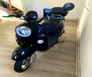 Moto Eléctrica tipo Vespa