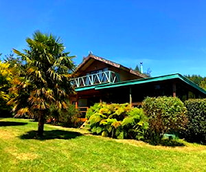 Casa mas cabaña con Piscinas