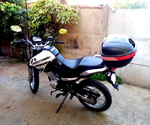 Moto YAMAHA 5400 Km. como nueva 