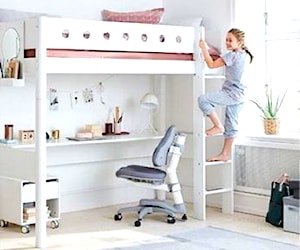 <p>Cama alta c/ escritorio/ velador escalera nuevos</p>