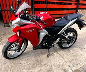 HONDA CBR250r