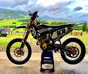 Moto husqvarna enduro