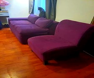 <p>Hermoso sillón tapiz tela patas madera </p>