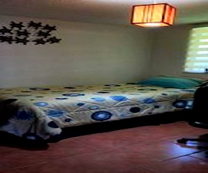 <p>Arriendo Habitaciones solo a mujeres universitaria</p>