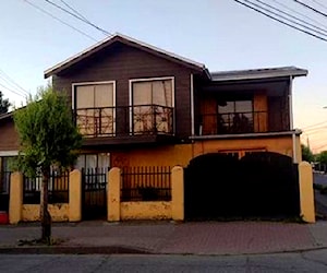 Casa esquina con local comercial