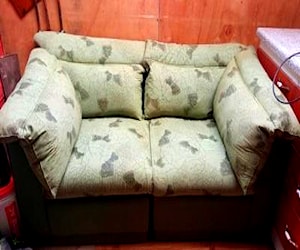 <p>Remató sillón, muy comodo</p>