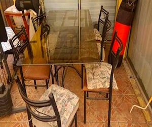 Comedor , mesa de vidrio con 6 sillas