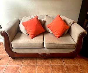 <p>Sofa 3 cuerpos</p>