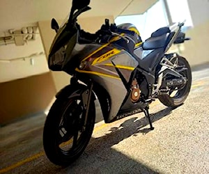 Moto CBR 300 R