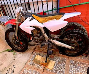 Moto enduro proyecto motor andando 250cc 4T