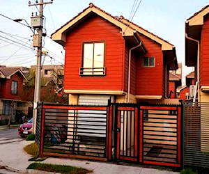 Excelente Casa Esquina 2 Pisos Sector Residencial