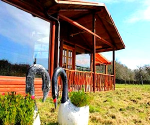 Terreno con local, casa, cabaña y galpon