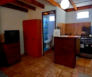 <p>Se arrienda apartamento de un ambiente completamen</p>