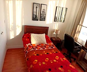 <p>Arriendo dormitorio completamente amoblado</p>