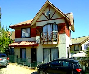 Casa individual, 4 dormitorios, 2 baños. Cod-2200