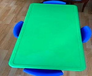 <p>Mesa con 4 sillas </p>