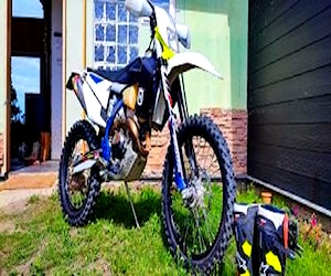 Moto Husqvarna FX 350 año 2022