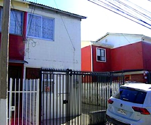 Casa sólida, 3 dormitorios, 1 baño C-2250