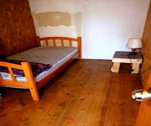 <p>Habitación para varón joven q trabaje</p>